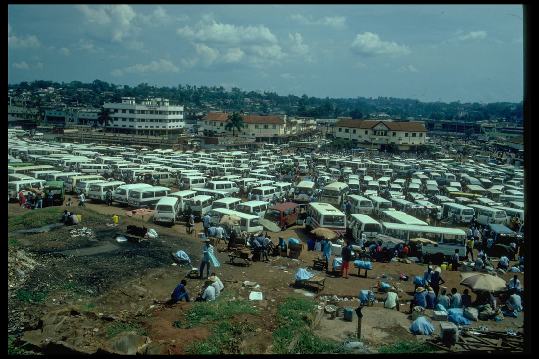 Taxi / Bus Parkplatz in Kampala, Uganda